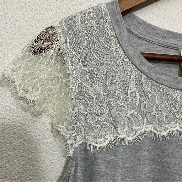 E by Eloise Gray Top Lace Detail Small - Picture 2 of 4